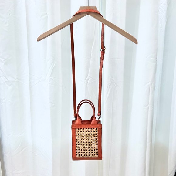 Handmade Leather and Rattan Crossbody Bag W/ adjustable detachable Strap - Picture 3 of 8